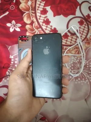 Photo - Apple iPhone 7 128 GB Black