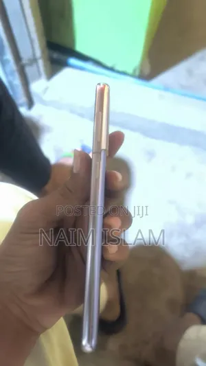 Photo - Samsung Galaxy S21+ 5G 256 GB Purple