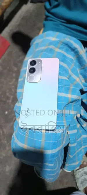 Photo - Vivo Y19 128 GB Gold