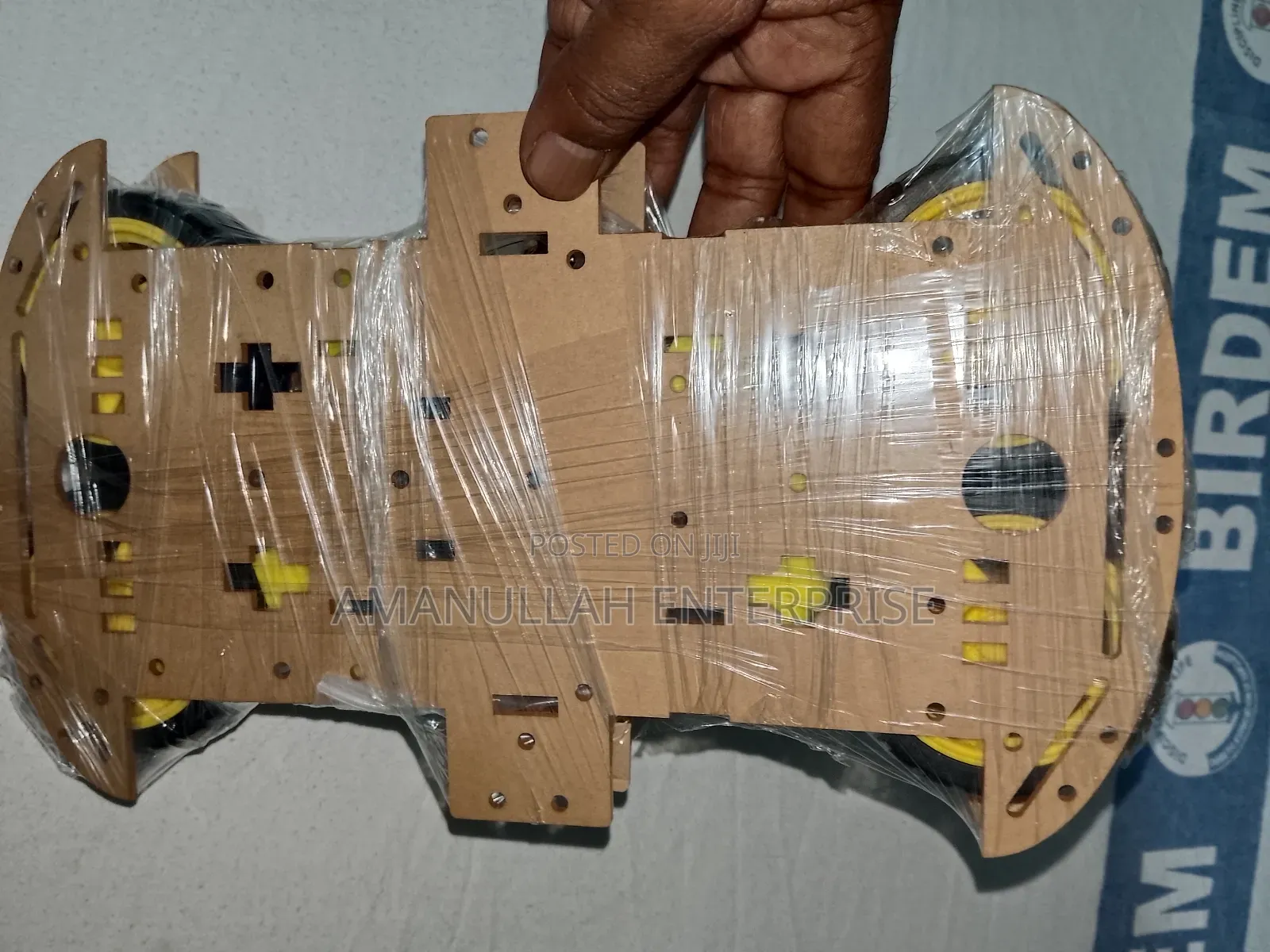 4wd Smart Robot Car Chassis Kit, Which Is a Kit for Building a Car.