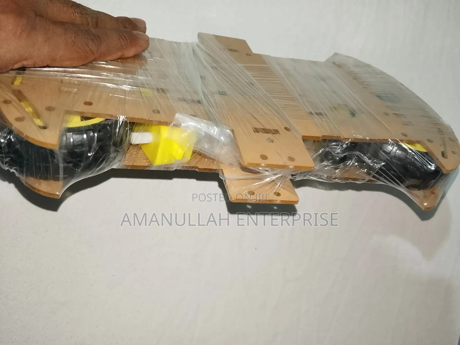 4wd Smart Robot Car Chassis Kit, Which Is a Kit for Building a Car.