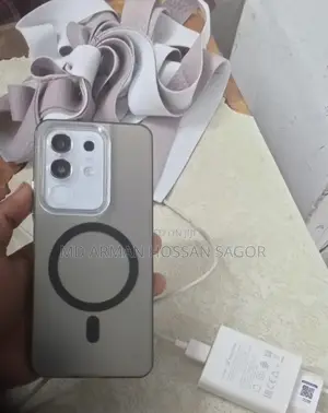 Photo - Vivo Y29 128 GB White