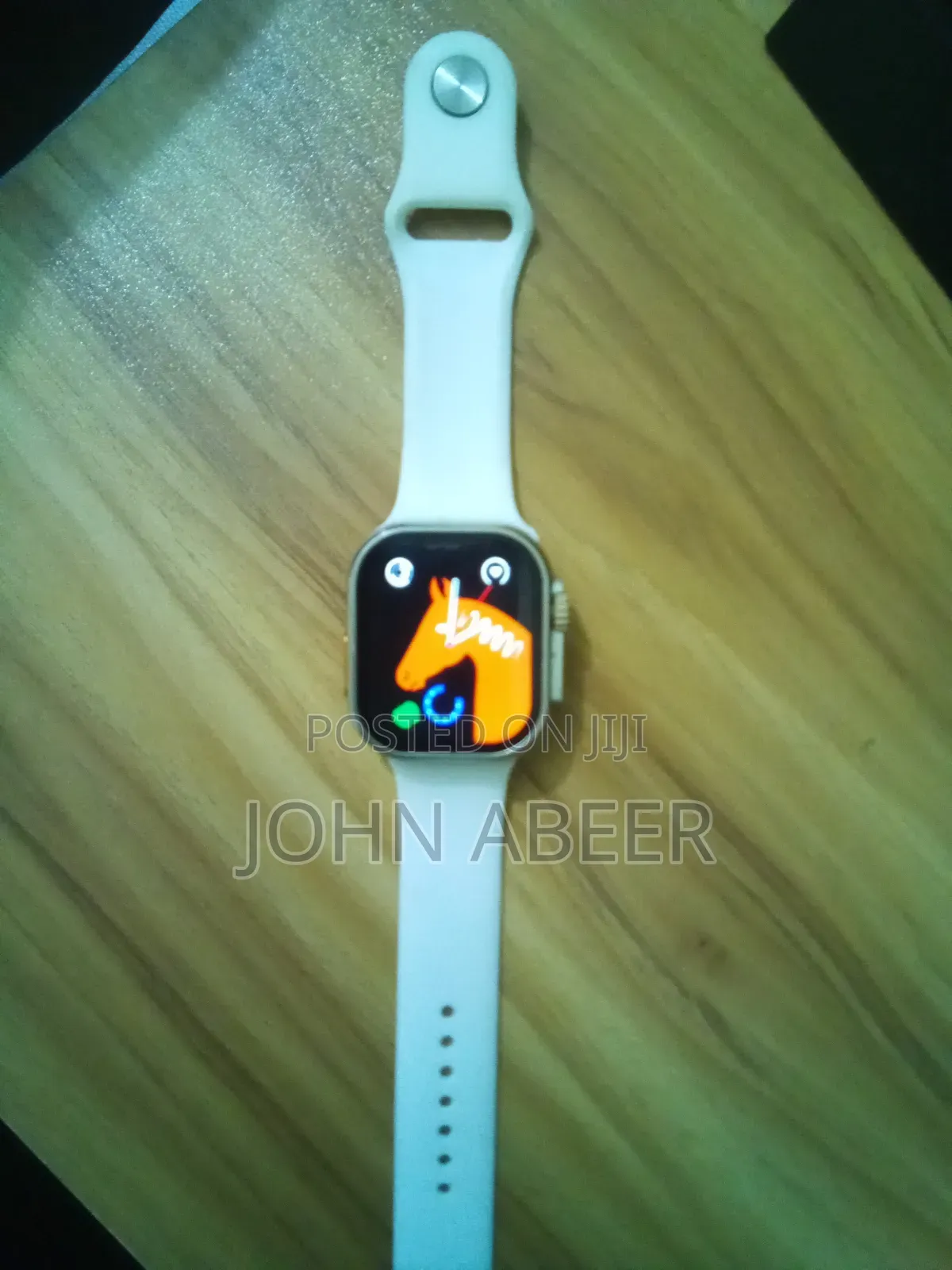 Smart Watch With 7 Straps!