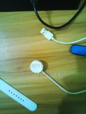 Smart Watch With 7 Straps!