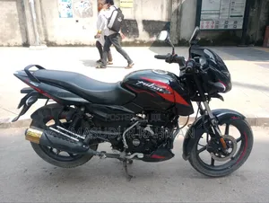 Photo - Bajaj Pulsar 150 2022 Black