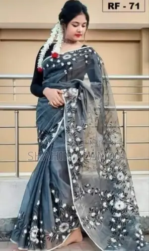 হ্যান্ড প্রিন্ট হাফ সিল্ক শাড়ি