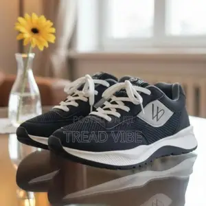 Photo - Sneakers Ww White and Black Treadvibe 202