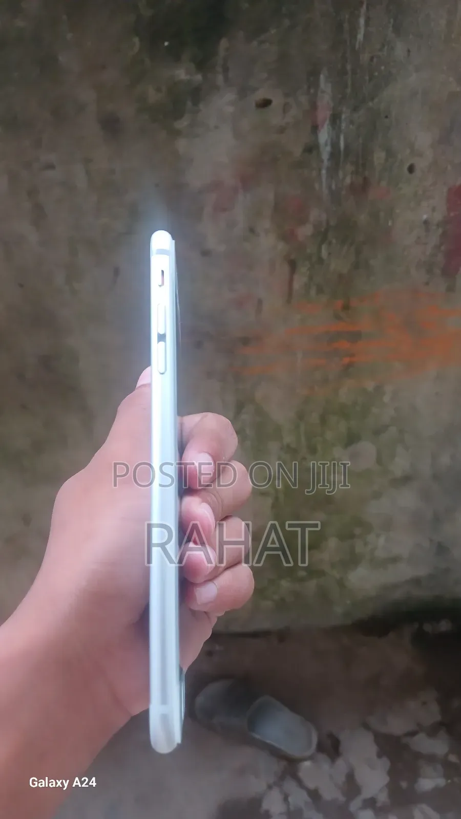 New Apple iPhone 6 Plus 64 GB White