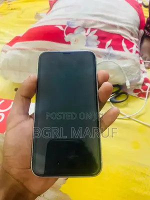 Apple iPhone XR 64 GB White