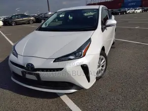 Photo - Toyota Prius 2020 Pearl