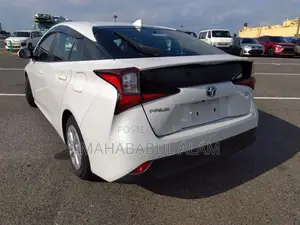 Toyota Prius 2020 Pearl