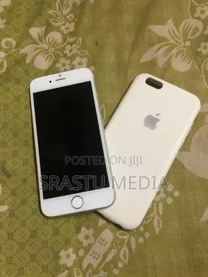 Photo - Apple iPhone 6 Plus 64 GB Silver