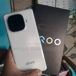 Photo - Vivo iQOO Z9 Turbo 256 GB White