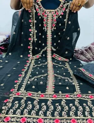 Photo - Indian Readymade 4pis