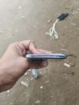 Vivo Y200e 128 GB Black