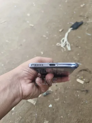 Vivo Y200e 128 GB Black