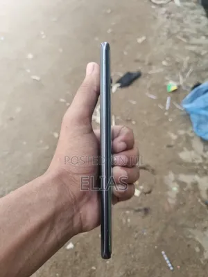 Vivo Y200e 128 GB Black