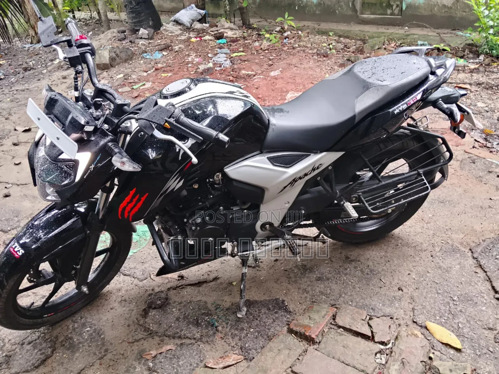 TVS Apache 160 4V 2025 Black