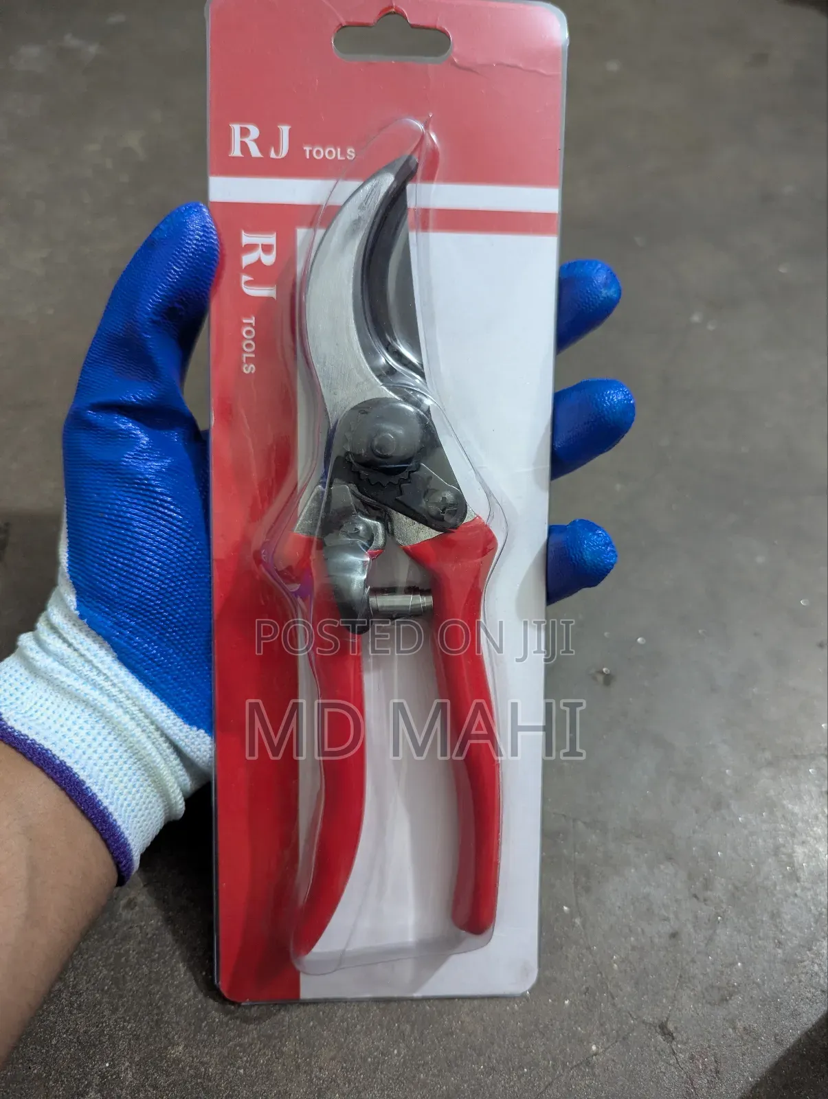 R J Pruning Shear