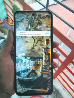 Photo - Xiaomi 12 128 GB Red