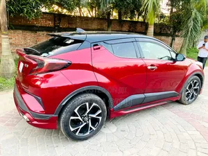 Toyota C-Hr XLE Prermium FWD (2.0L 4cyl 2AM) 2018 Red
