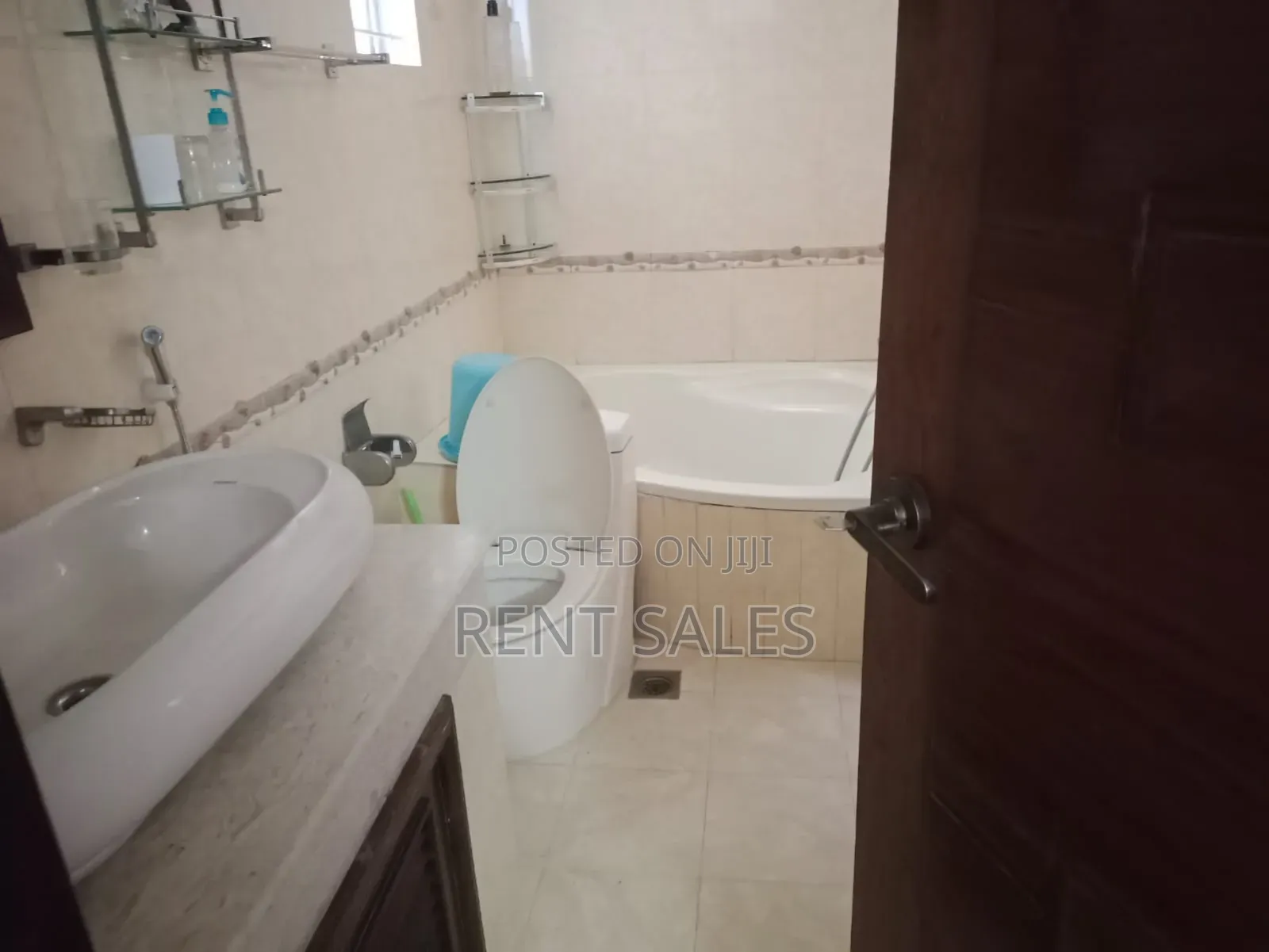 4bdrm Apartment in Gulshan for Sale