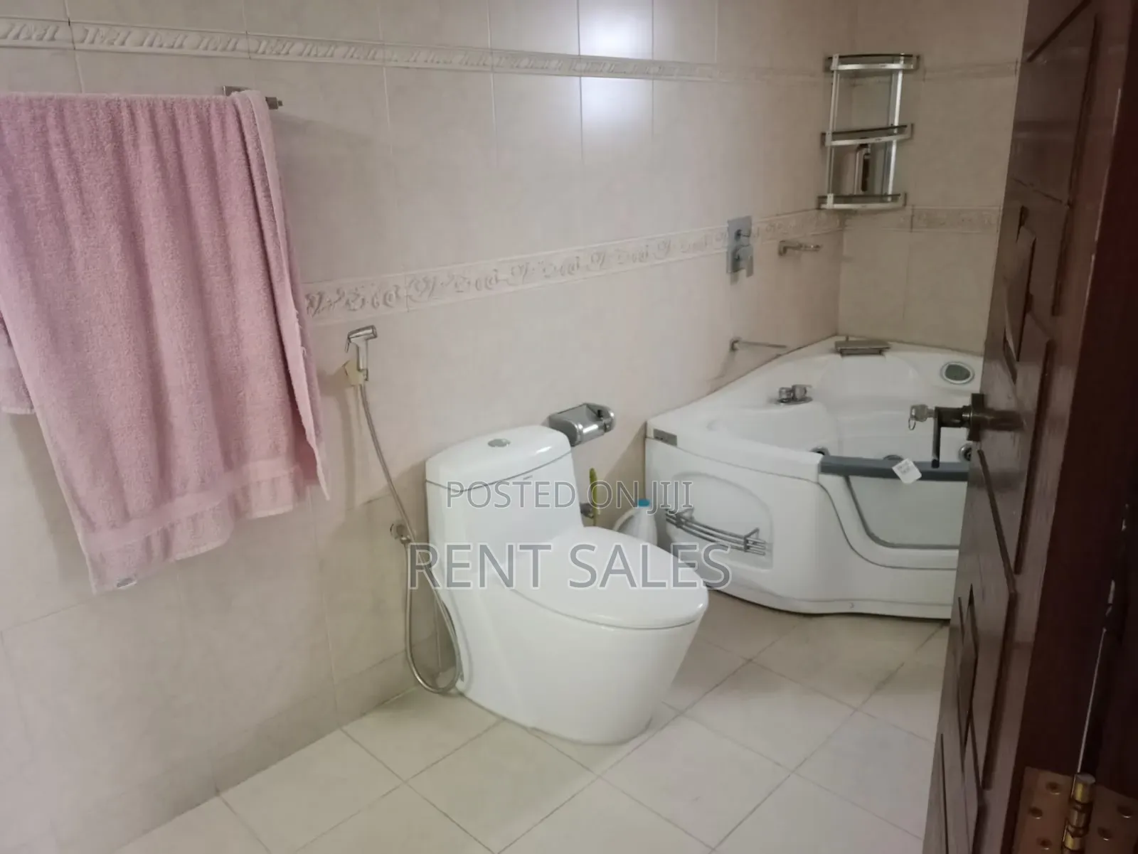 4bdrm Apartment in Gulshan for Sale