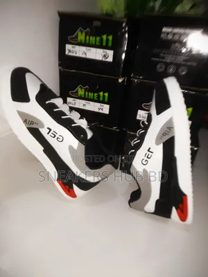 Photo - নতুন সব ডিজাইনে আর্কষণীও কালারের Sneakers নিয়ে আসলাম