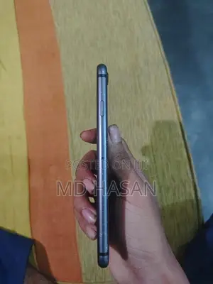 Photo - Apple iPhone 8 64 GB Black