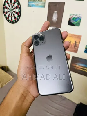 Photo - Apple iPhone 11 64 GB Black