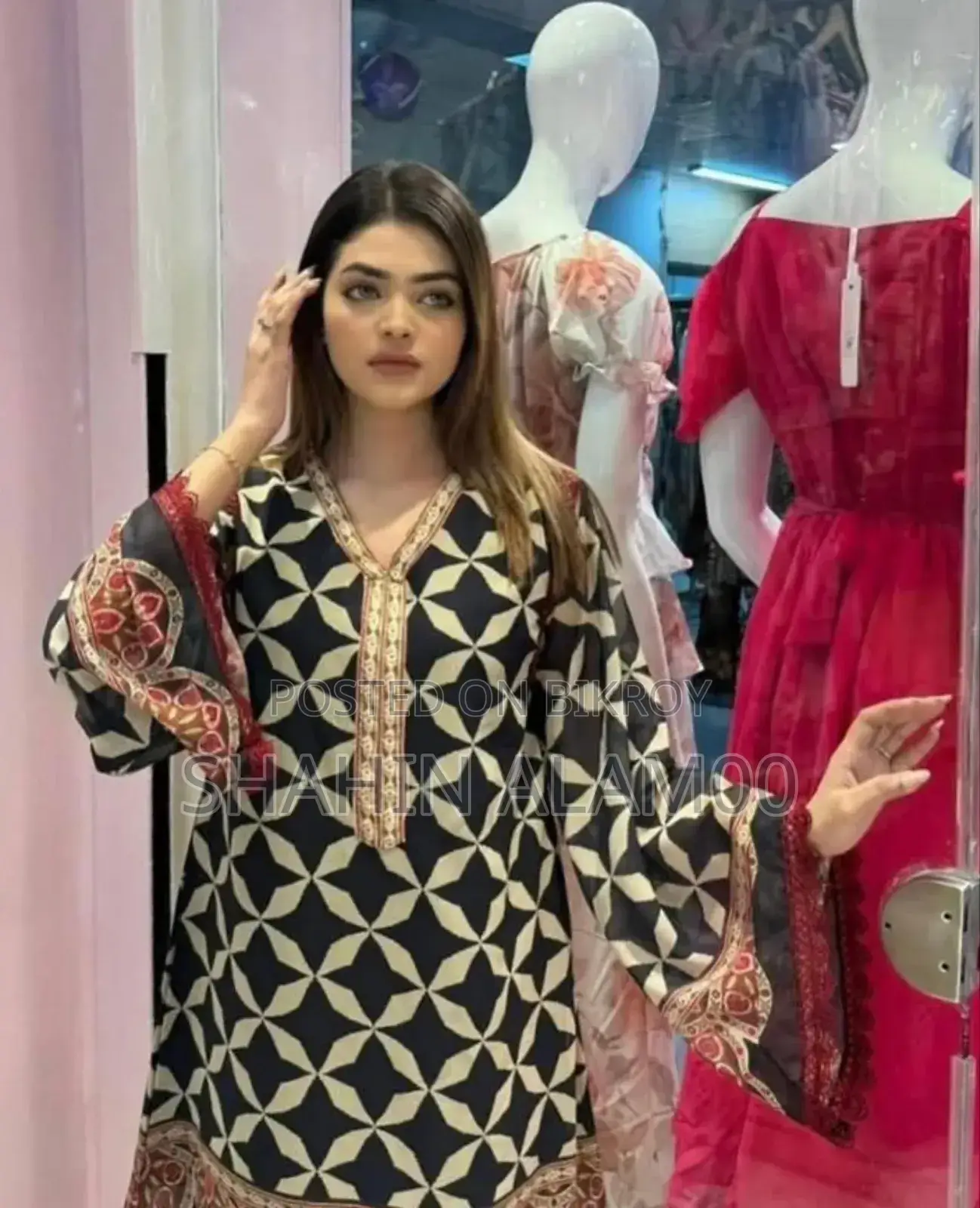 চিক অ্যান্ড স্লিক মাজোলিকা প্রিন্ট কো-