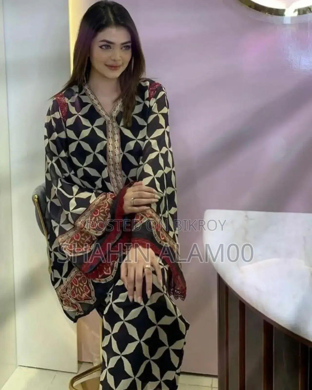 চিক অ্যান্ড স্লিক মাজোলিকা প্রিন্ট কো-