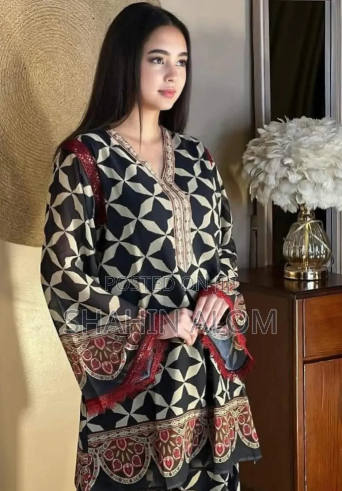 Chic and Sleek Majolica Print Co-