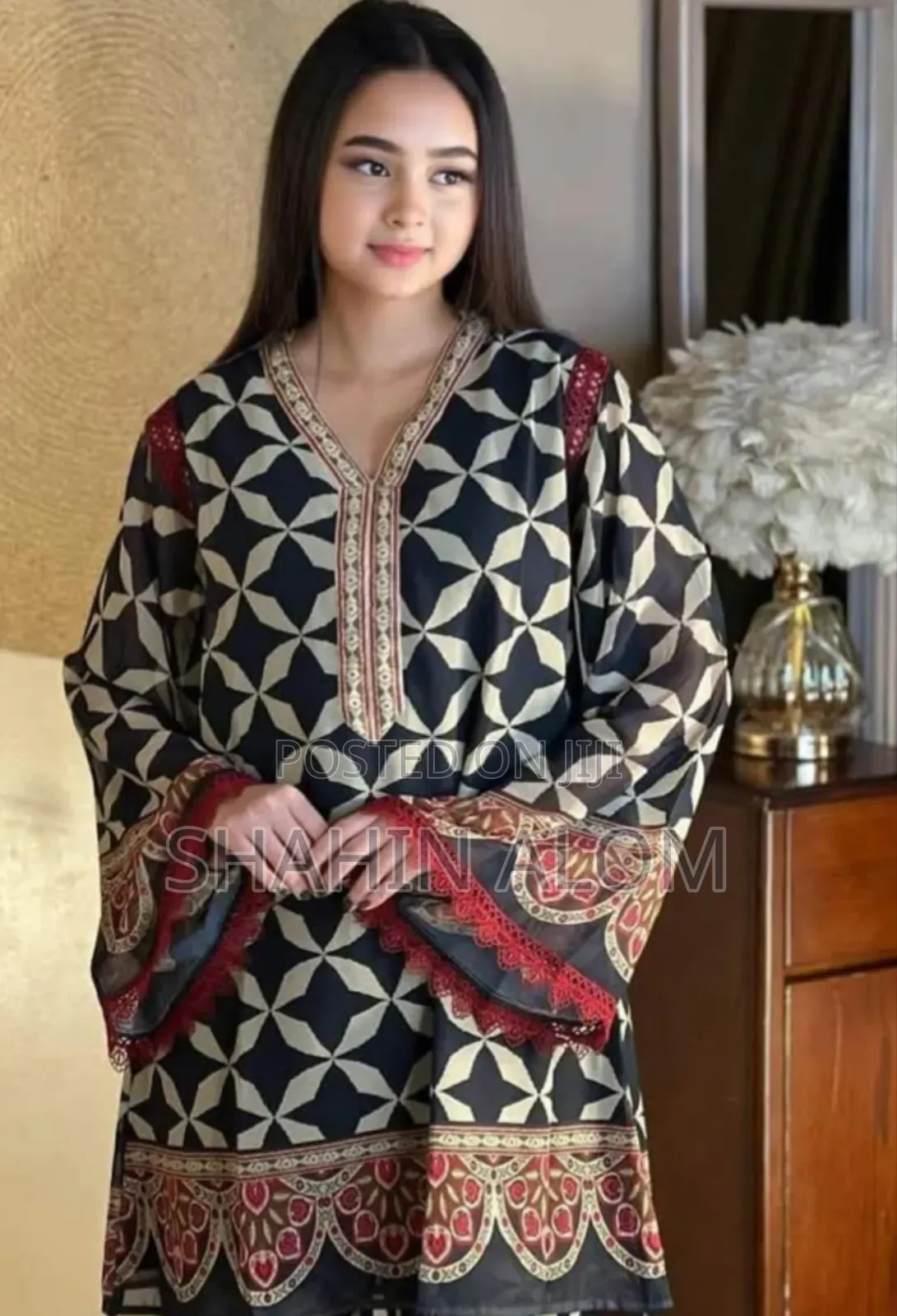 Chic and Sleek Majolica Print Co-