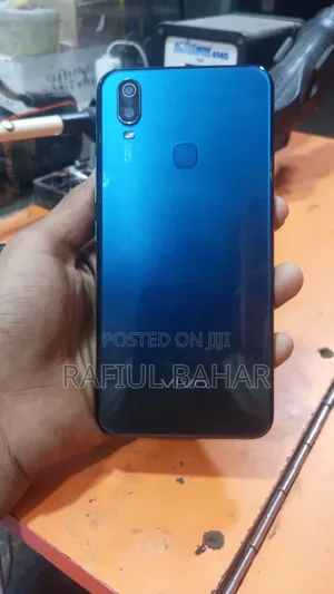 Vivo Y11 32 GB Blue