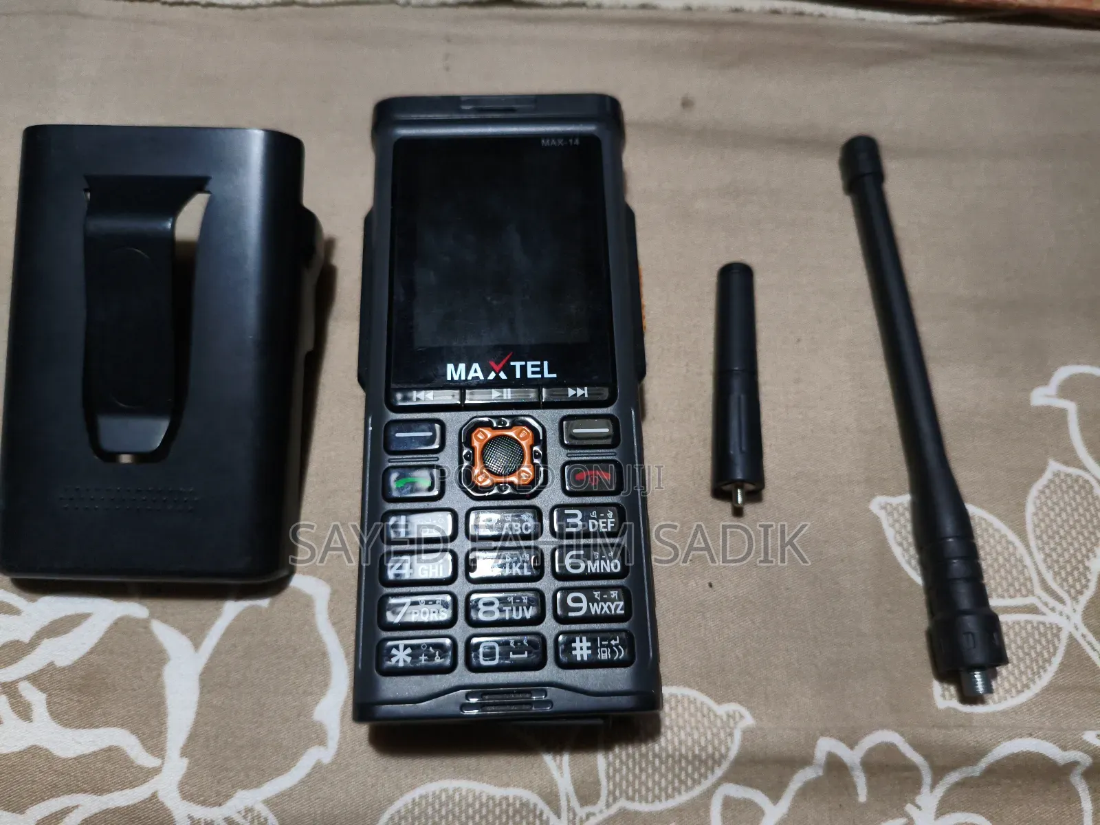 Maxfone Max 20s 8 GB Black