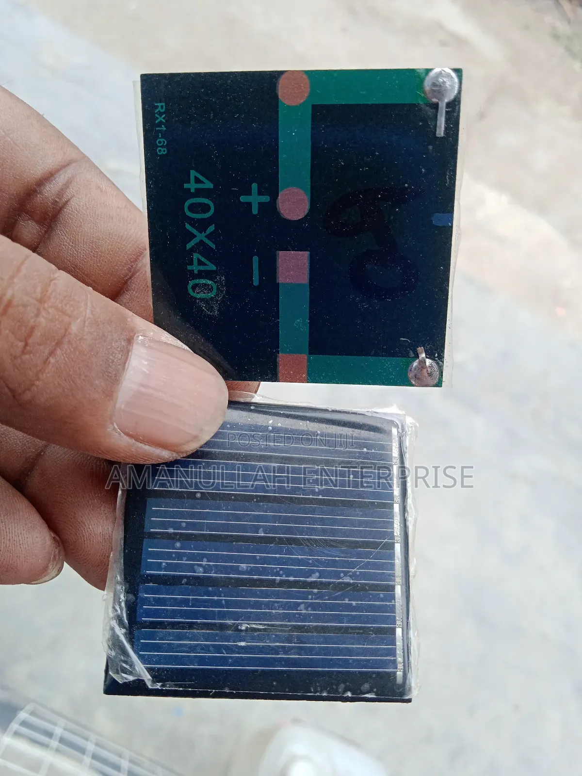 Mini Solar Panel, Likely a Polycrystalline Solar Cell.