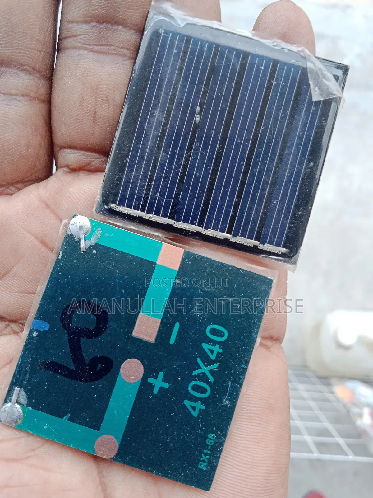Mini Solar Panel, Likely a Polycrystalline Solar Cell.