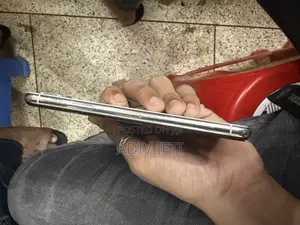 Apple iPhone X 256 GB White