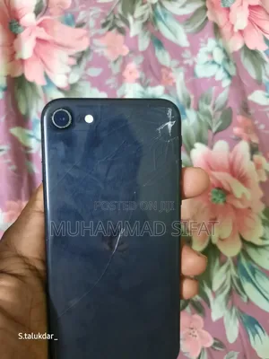 Photo - Apple iPhone SE (2020) 64 GB Black