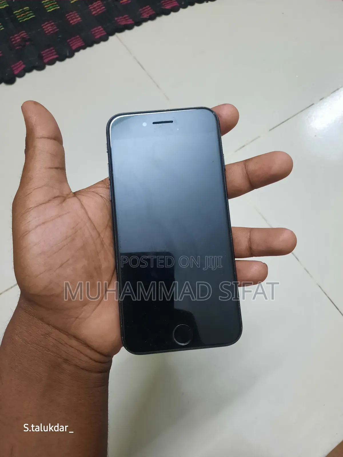 Apple iPhone SE (2020) 64 GB Black