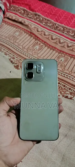 Photo - Infinix Hot 50i 128 GB Silver