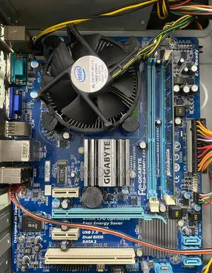 Desktop Computer Gigabyte GB-BLCE-4105 4GB Intel Core 2 Duo HDD 320GB