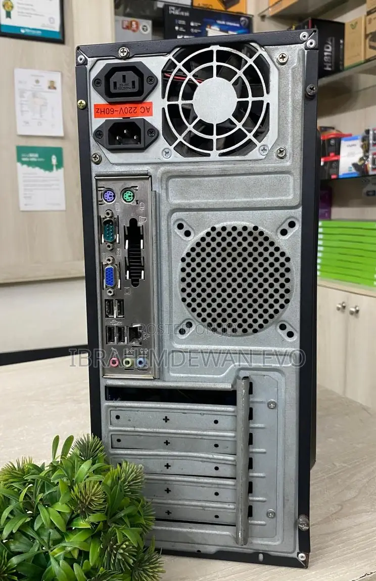 Desktop Computer Gigabyte GB-BLCE-4105 4GB Intel Core 2 Duo HDD 320GB