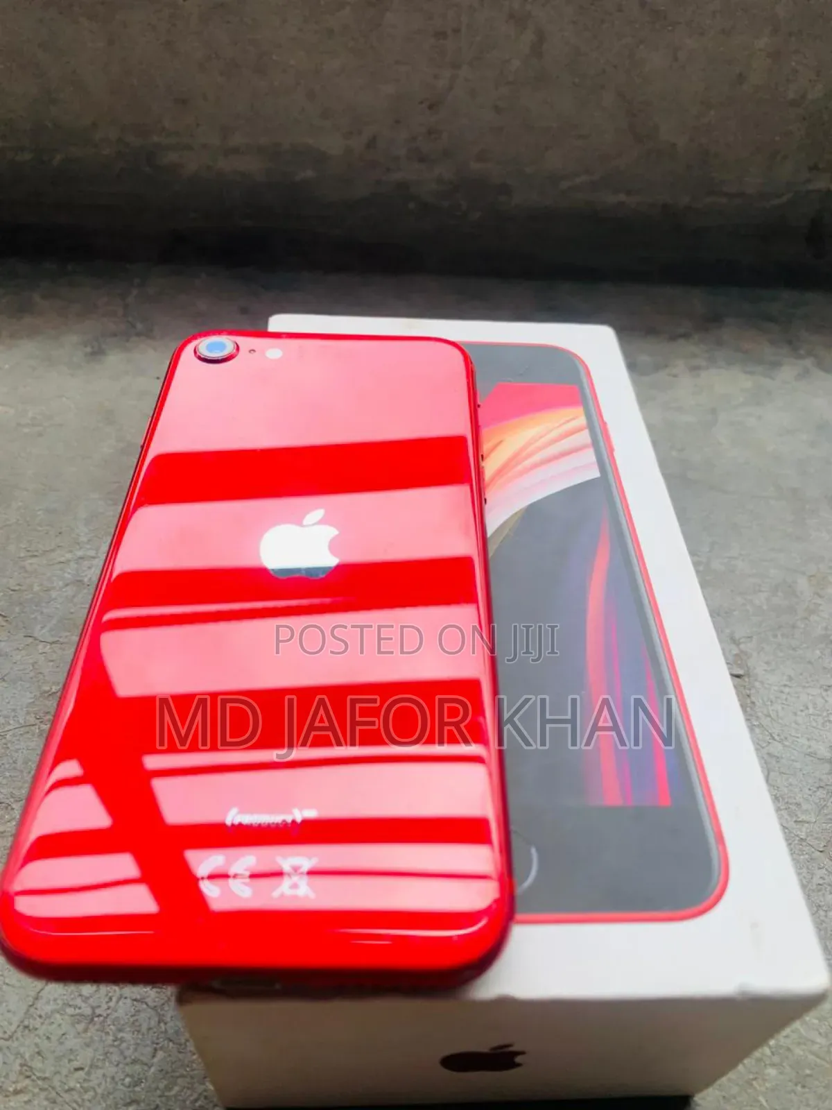 Apple iPhone SE (2020) 64 GB Red