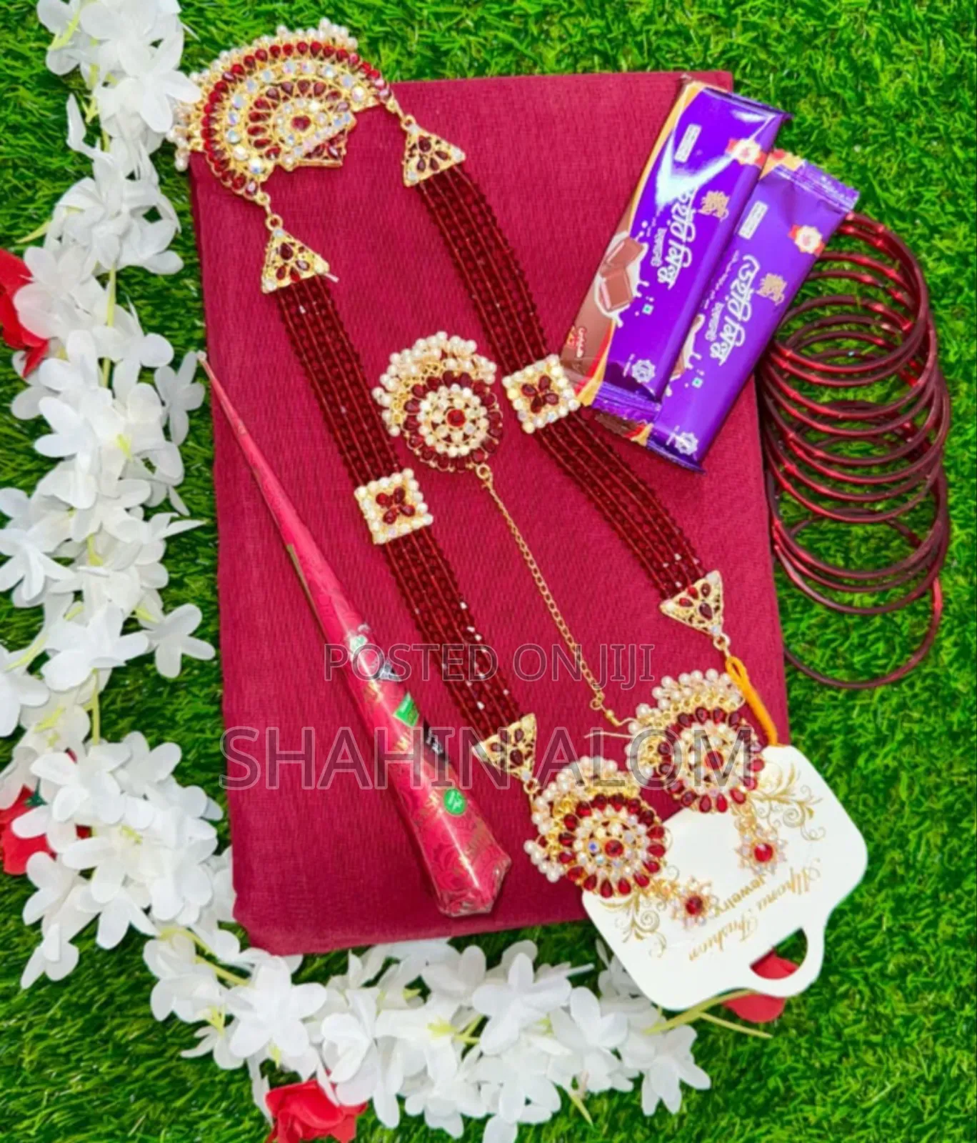 Exclusive Saree Gift Combo