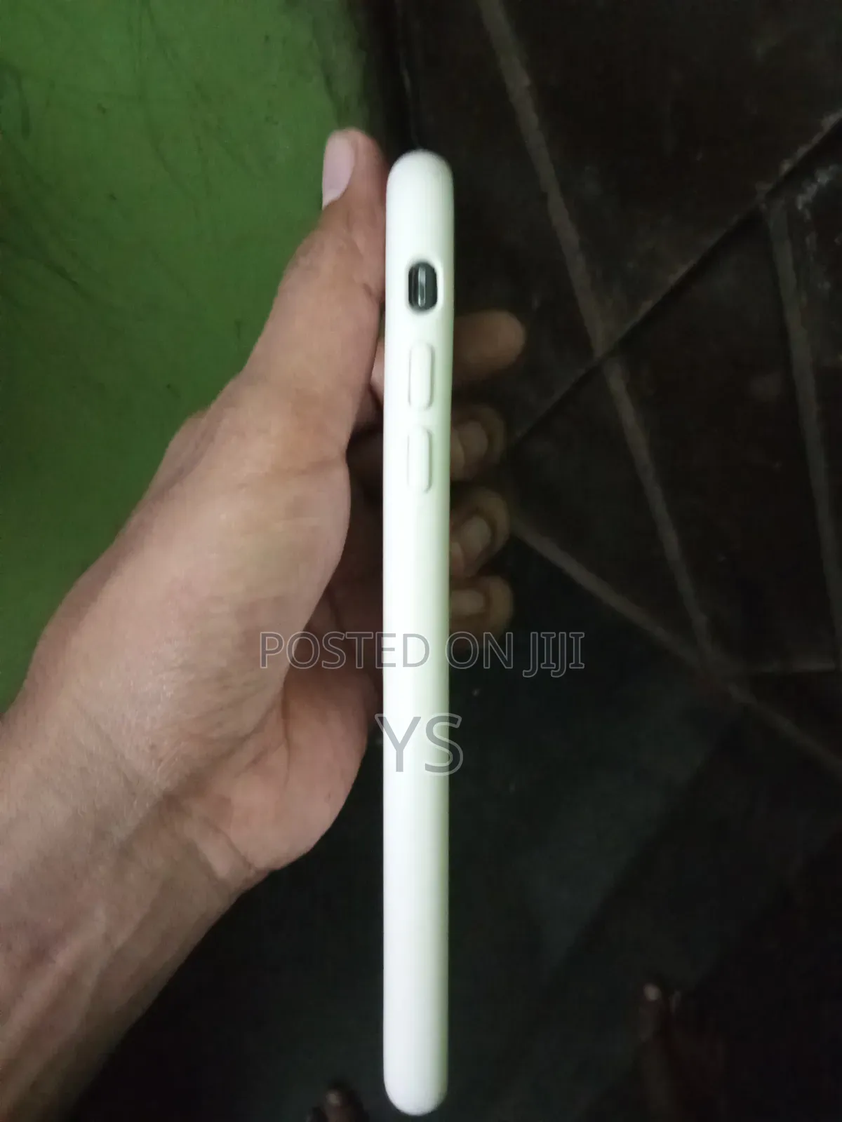 New Apple iPhone 7 Plus 32 GB Black