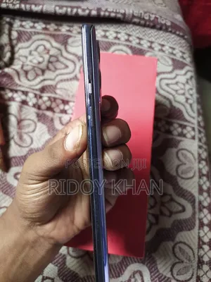 Photo - OnePlus 9 128 GB Purple