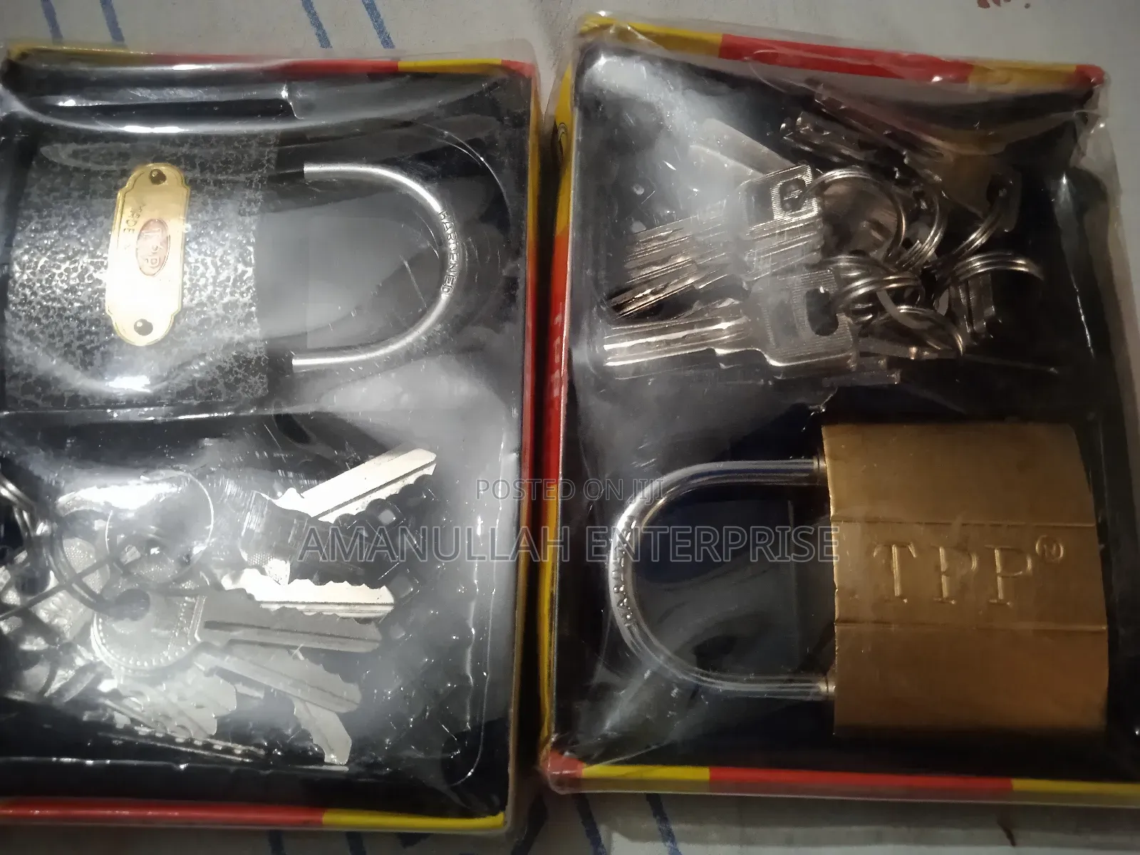 Top Security Padlock With a Large Set of Keys.