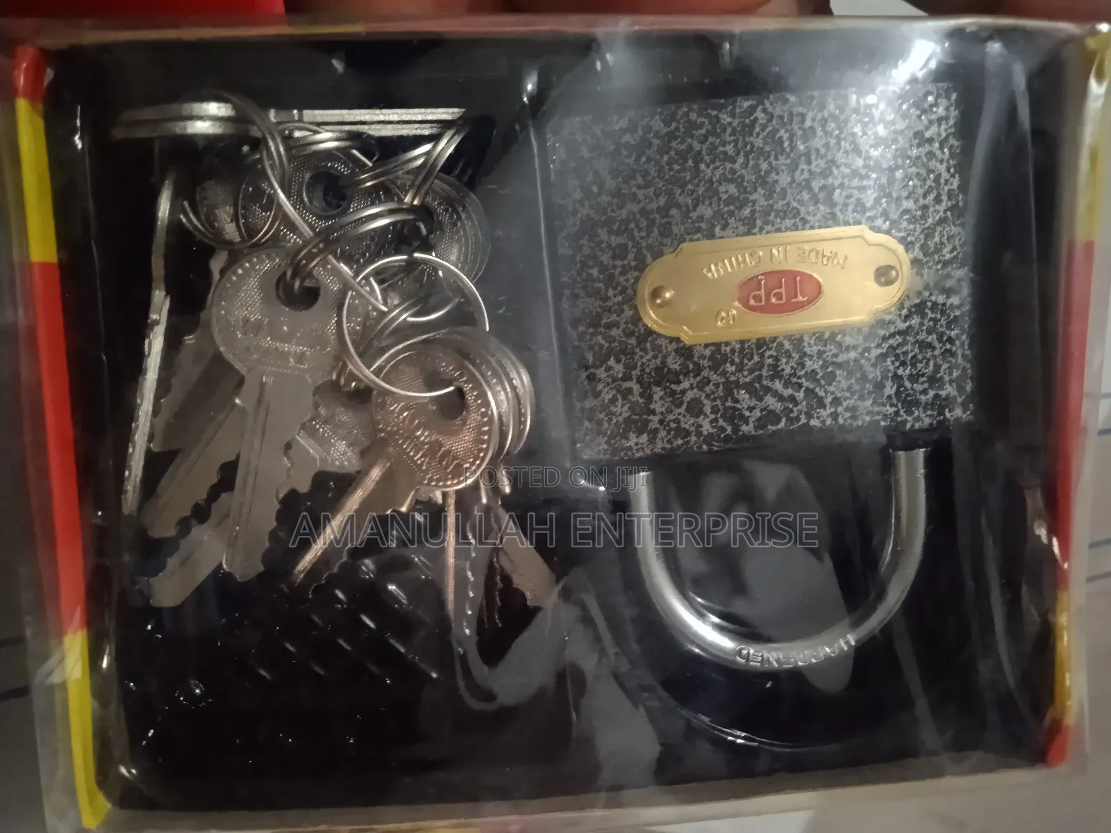Top Security Padlock With a Large Set of Keys.